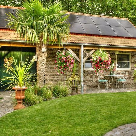 Bed And Breakfast Piekoo Belloo Weert Exterior photo