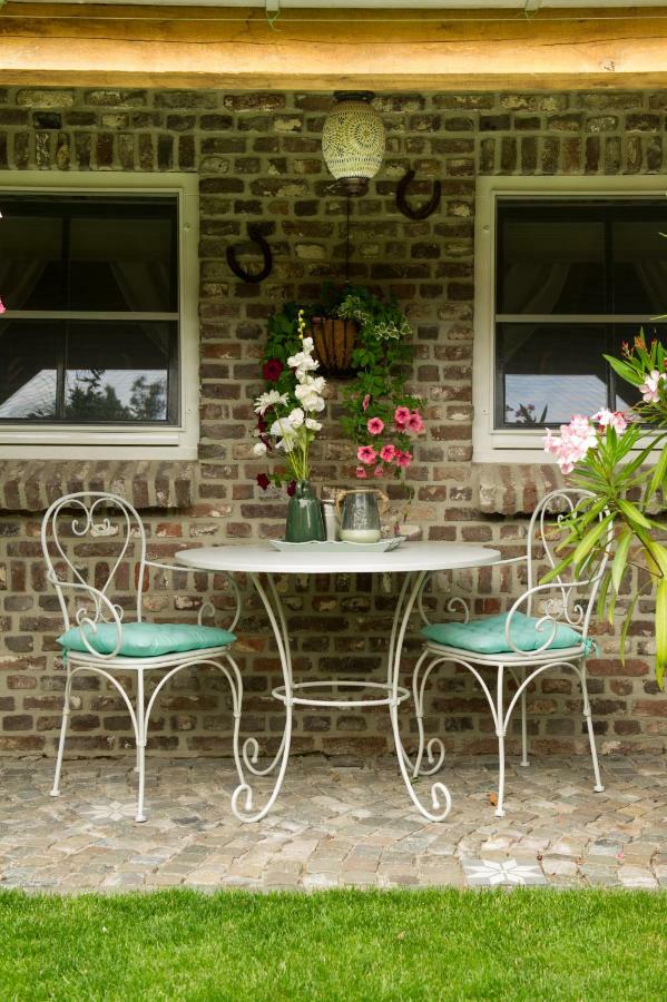 Bed And Breakfast Piekoo Belloo Weert Exterior photo