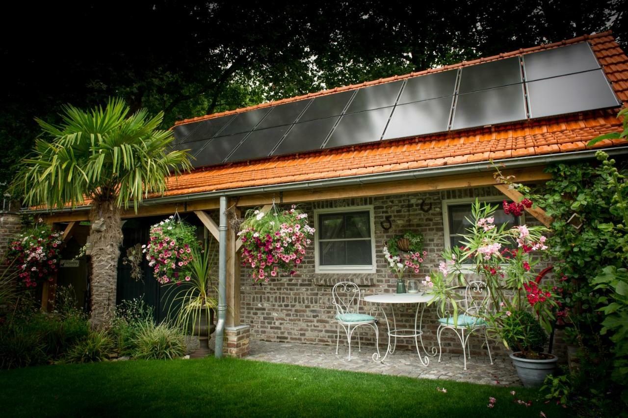 Bed And Breakfast Piekoo Belloo Weert Exterior photo