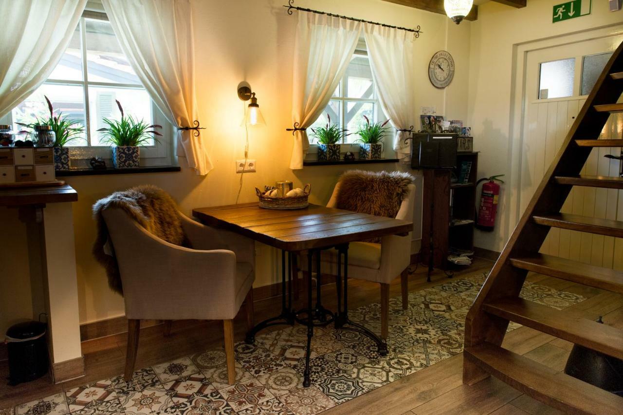 Bed And Breakfast Piekoo Belloo Weert Exterior photo